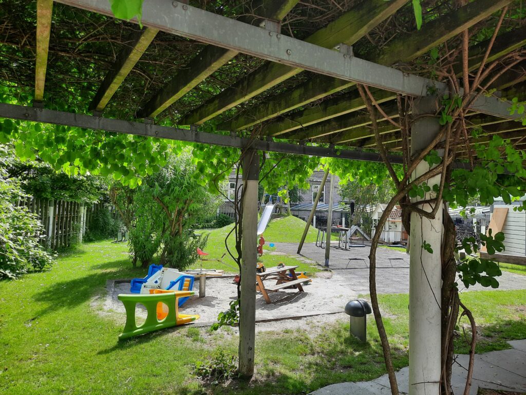 Pergolaen i store gård